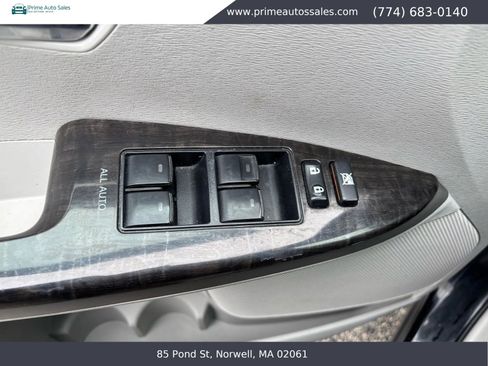 Used 2013 Toyota Venza LE image 17