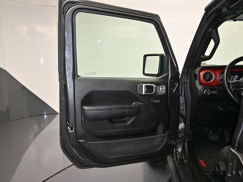 Used 2021 Jeep Wrangler Unlimited Rubicon AWD/4WD image 10