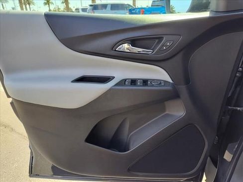 Used 2022 Chevrolet Equinox LS w/ LS Convenience Package image 14