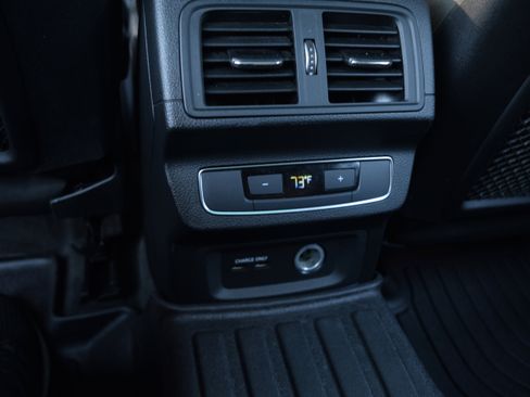 Used 2021 Audi Q5 Premium Plus image 18