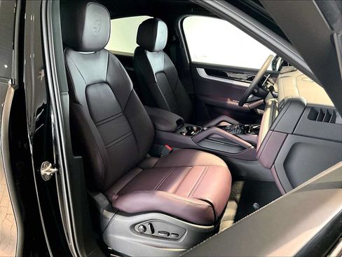 New 2026 Porsche Cayenne Coupe AWD/4WD image 19