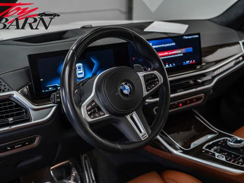 Used 2024 BMW X7 M60i w/ Executive Package image 29