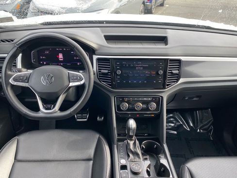 Used 2022 Volkswagen Atlas Cross Sport SEL R-Line image 11