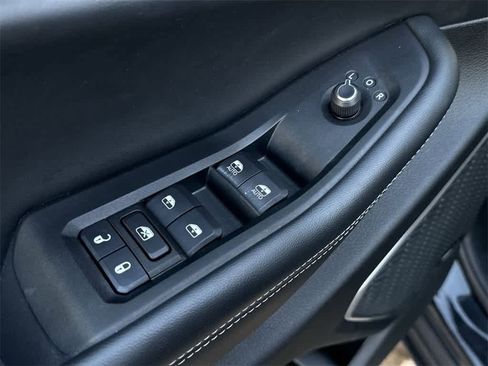 Used 2022 Jeep Grand Cherokee L Limited image 23