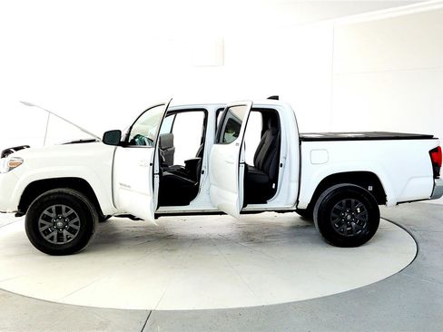 Certified 2023 Toyota Tacoma SR5 image 10