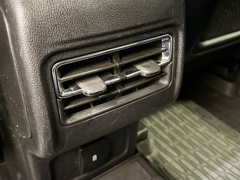 Used 2024 Lincoln Corsair AWD image 21