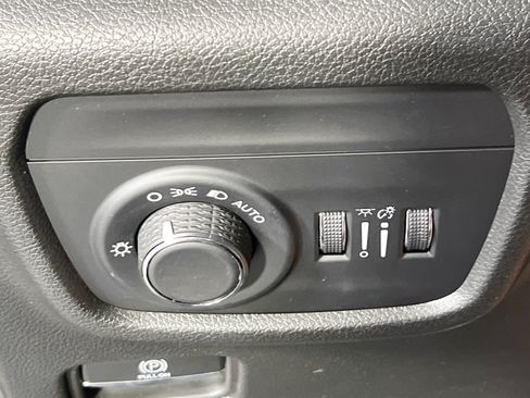 Used 2023 Jeep Grand Cherokee L Laredo AWD/4WD image 10