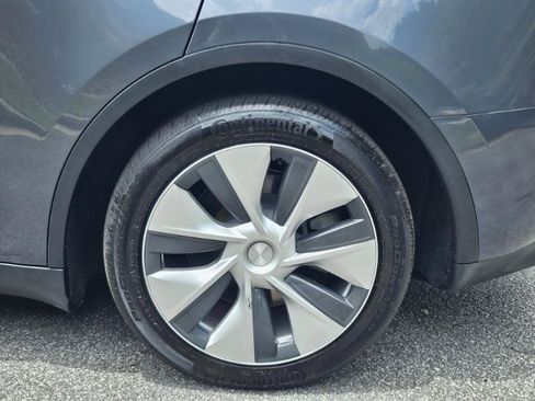 Used 2023 Tesla Model Y Long Range AWD/4WD image 19