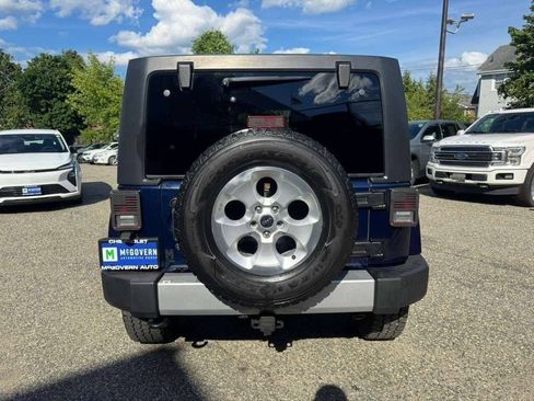 Used 2013 Jeep Wrangler Unlimited Sahara w/ Dual Top Group AWD/4WD image 5