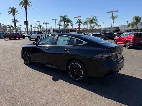 New 2026 Nissan Sentra SR w/ SR Premium Package FWD image 4