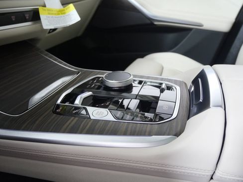 Certified 2026 BMW X7 xDrive40i AWD/4WD image 30