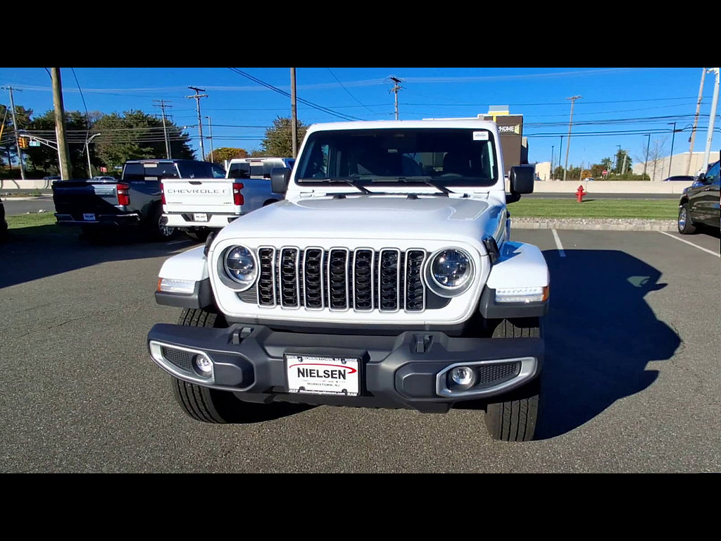 Used 2026 Jeep Wrangler Unlimited Sahara AWD/4WD image 3