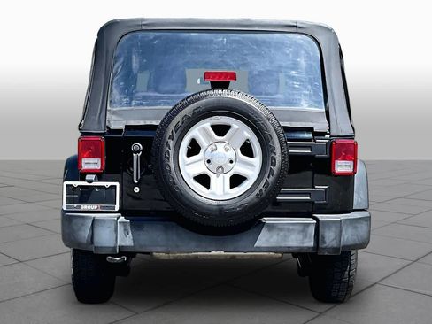 Used 2016 Jeep Wrangler Sport w/ Connectivity Group AWD/4WD image 5