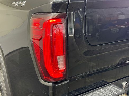 Used 2019 GMC Sierra 1500 SLT w/ SLT Convenience Package AWD/4WD image 29