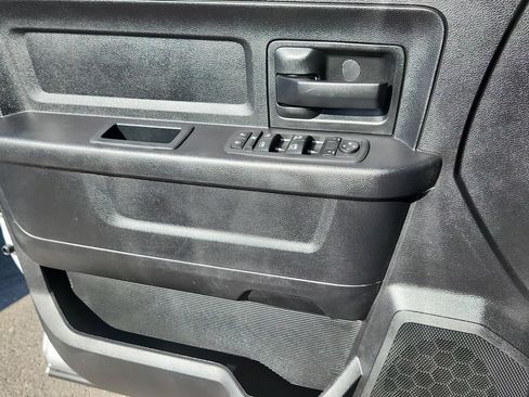 Used 2016 RAM 2500 Tradesman w/ Chrome Appearance Group AWD/4WD image 7