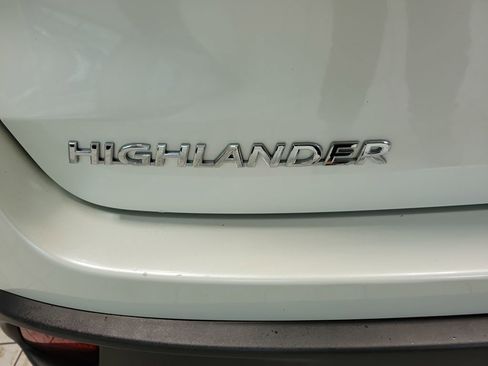 Used 2019 Toyota Highlander XLE image 8