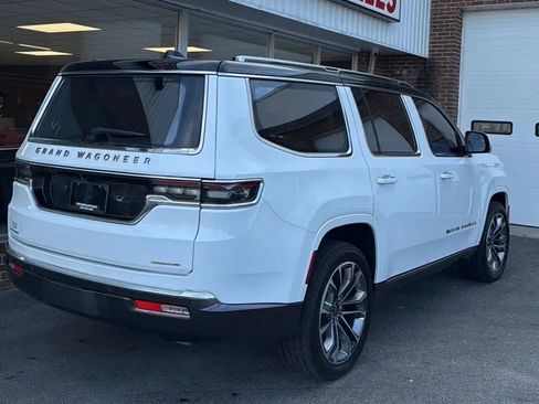 Used 2022 Jeep Grand Wagoneer Series III image 8