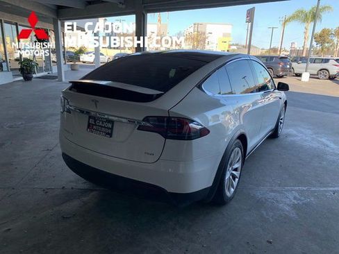 Used 2018 Tesla Model X 75D AWD/4WD image 3