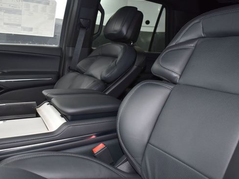 New 2025 Lincoln Navigator L Reserve w/ Jet Appearance Package image 10