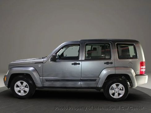 Used 2012 Jeep Liberty Sport image 8