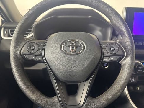 Used 2023 Toyota RAV4 AWD Hybrid image 19