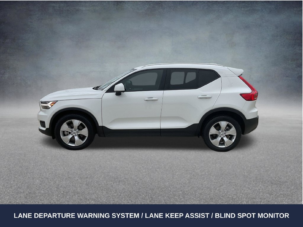 Used 2020 Volvo XC40 T4 Momentum FWD image 4