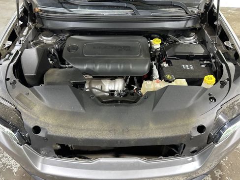 Used 2019 Jeep Cherokee Latitude w/ Popular Appearance Group image 11