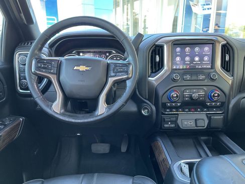 Used 2020 Chevrolet Silverado 1500 High Country w/ Technology Package AWD/4WD image 17