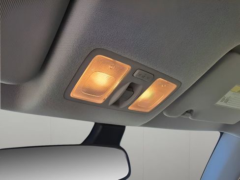 New 2025 Hyundai Venue SEL FWD image 22