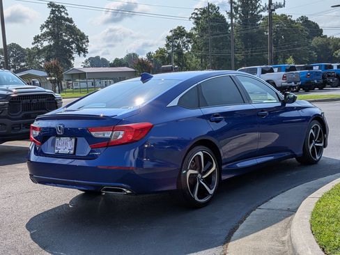 Used 2018 Honda Accord Sport image 5