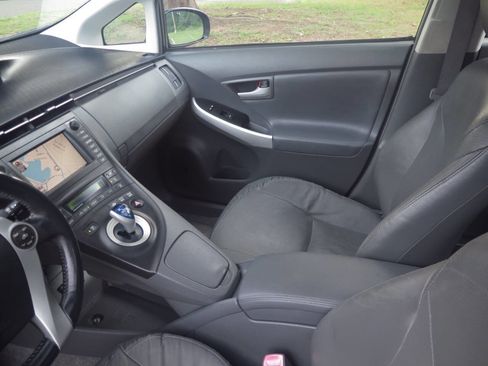 Used 2010 Toyota Prius Five FWD image 11