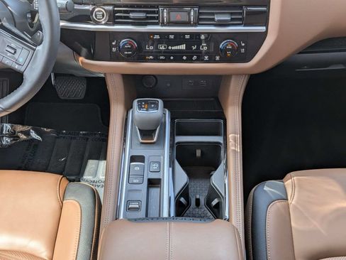 Used 2024 Nissan Pathfinder Platinum w/ Cargo Package FWD image 19