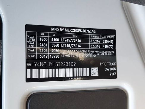 Used 2025 Mercedes-Benz Sprinter 2500 image 29
