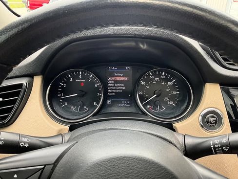 Used 2018 Nissan Rogue SL w/ Premium Package AWD/4WD image 17