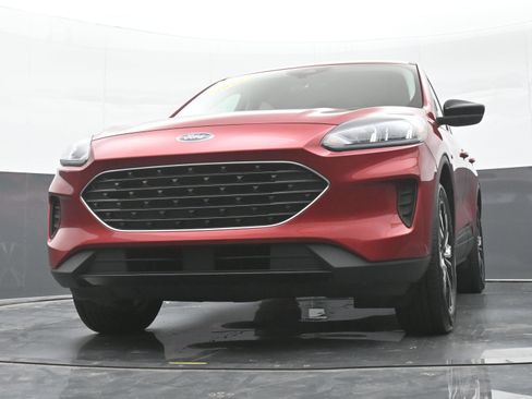 Used 2022 Ford Escape SE w/ SE Sport Appearance Package AWD/4WD image 43