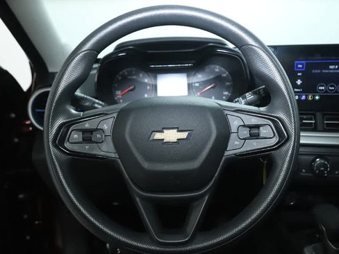 Used 2024 Chevrolet Trax LS w/ LS Convenience Package FWD image 21