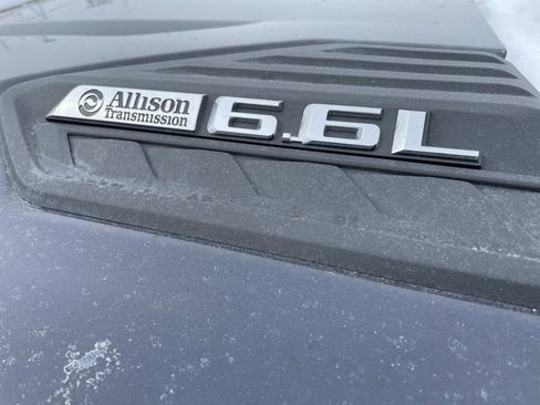 Used 2024 Chevrolet Silverado 2500 LT w/ Convenience Package image 2