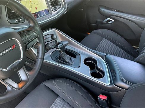 Used 2022 Dodge Challenger SXT w/ Driver Convenience Group image 17