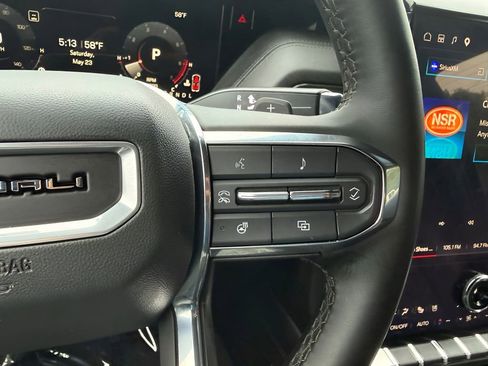 Used 2025 GMC Yukon XL Denali AWD/4WD image 29