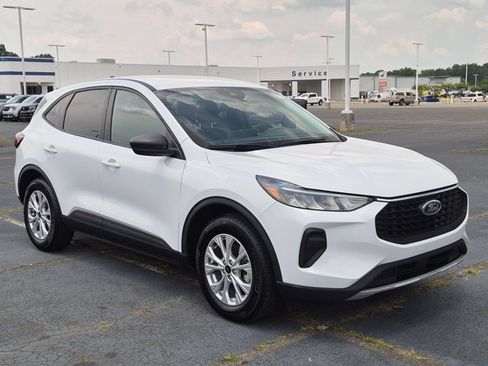 Certified 2025 Ford Escape Active w/ Tech Pack #1 FWD image 2