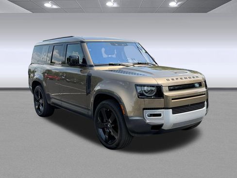 Used 2023 Land Rover Defender 130 SE AWD/4WD image 5