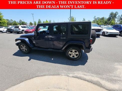 Used 2013 Jeep Wrangler Unlimited Sport AWD/4WD image 9