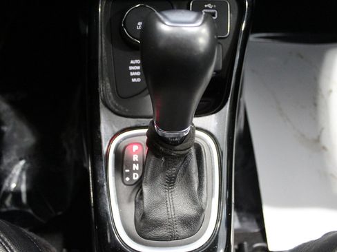 Used 2020 Jeep Compass Altitude image 32