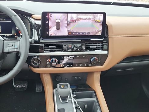 New 2026 Nissan Pathfinder Platinum image 31