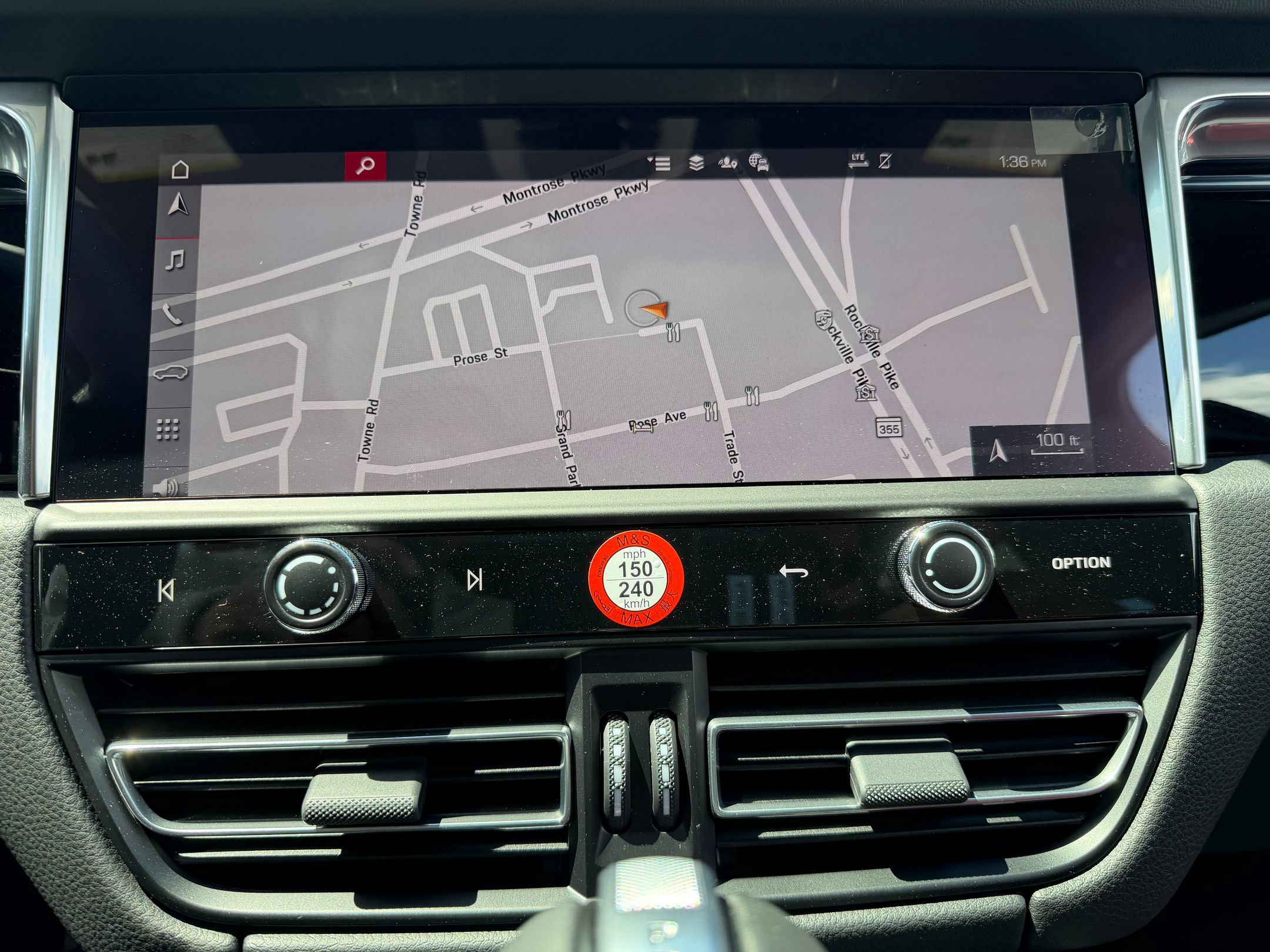 Certified 2026 Porsche Macan AWD/4WD image 29