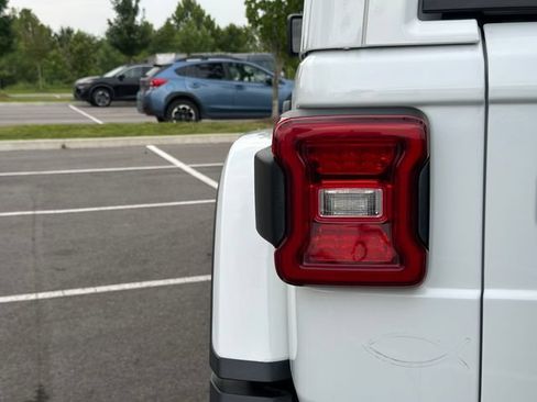 Used 2019 Jeep Wrangler Unlimited Rubicon AWD/4WD image 48