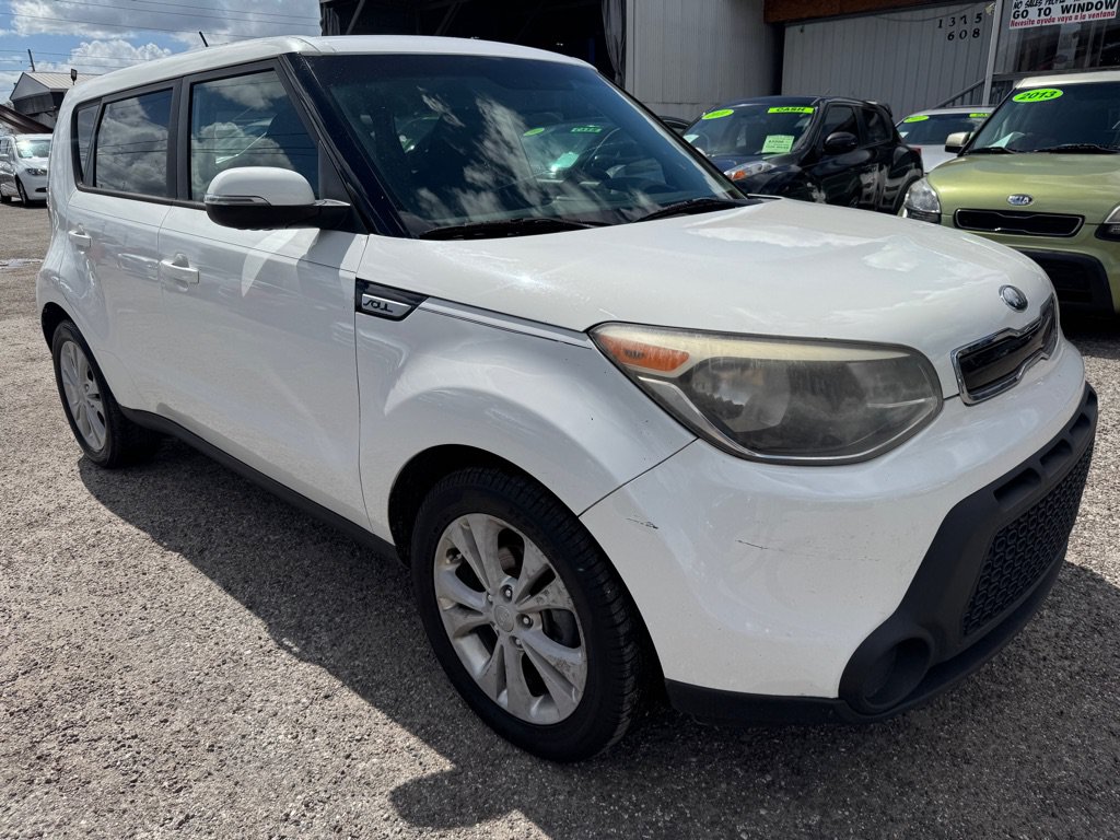 Used 2014 Kia Soul + FWD image 2