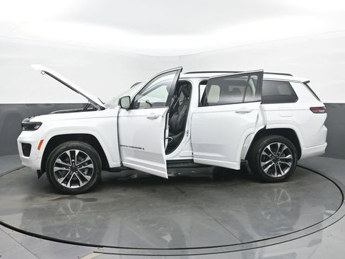 Used 2024 Jeep Grand Cherokee L Overland w/ Advanced Protech Group III AWD/4WD image 55