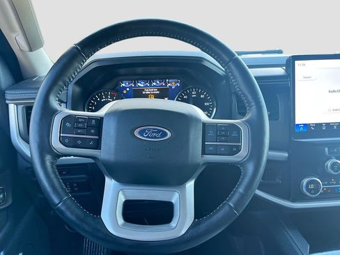 Used 2023 Ford Expedition XLT RWD image 11