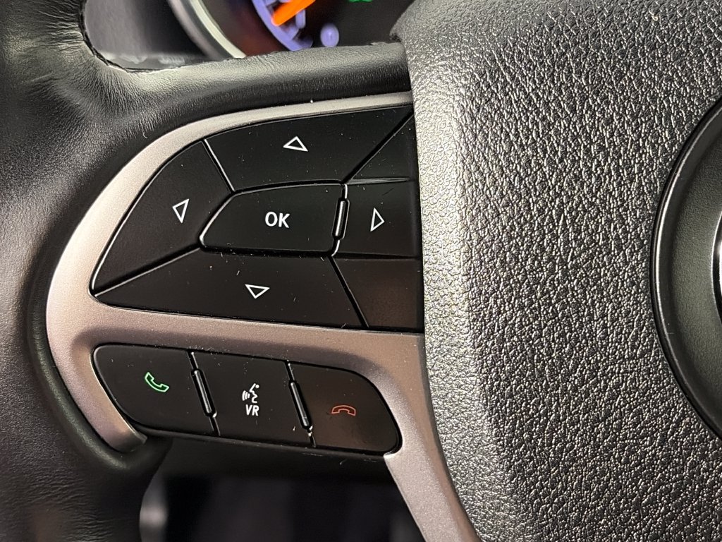 Used 2018 Jeep Grand Cherokee Altitude AWD/4WD image 17